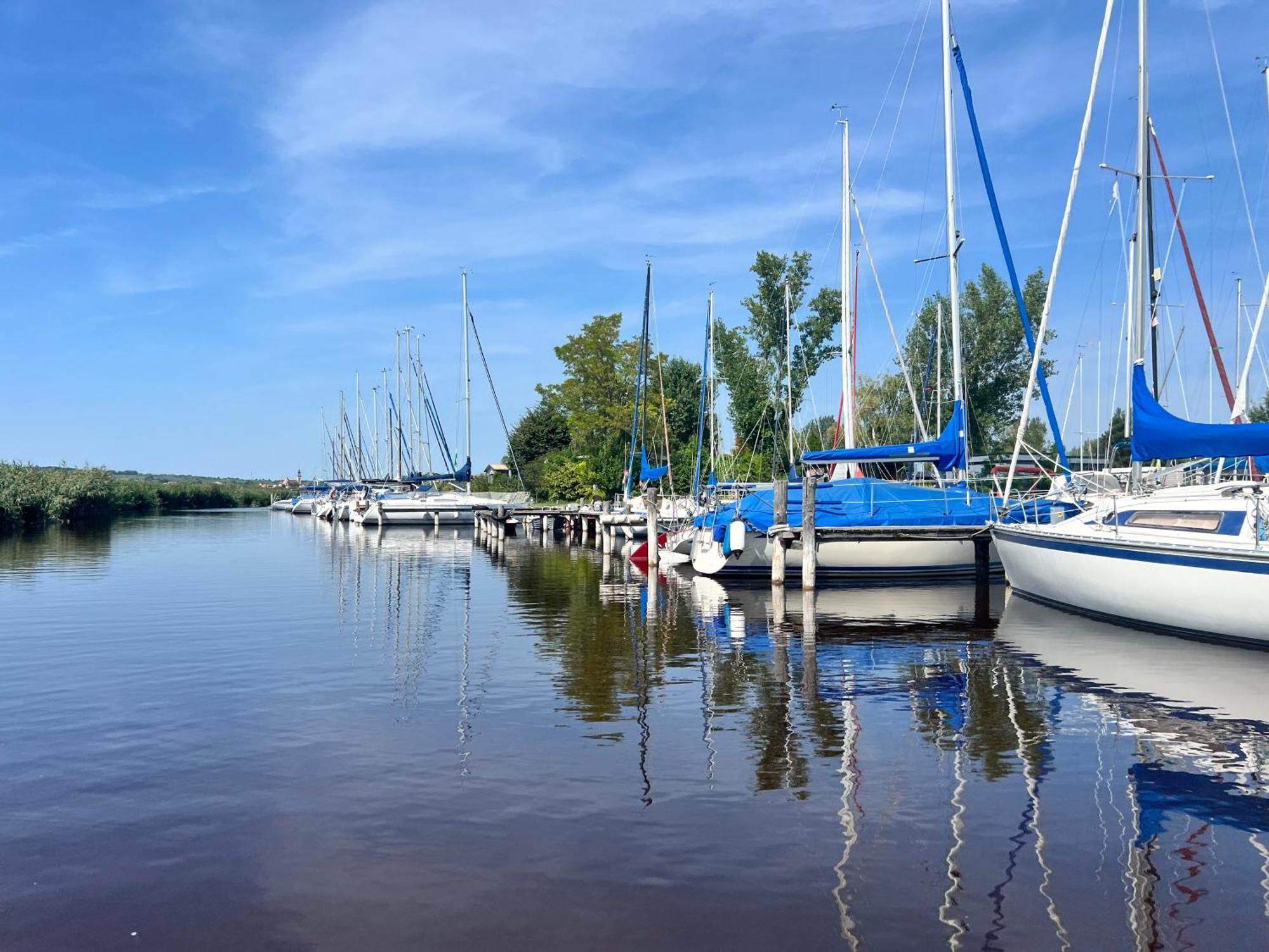 Seehuette Neusiedlersee - Seehaus Inklusive Elektroboot Rust Eksteriør bilde